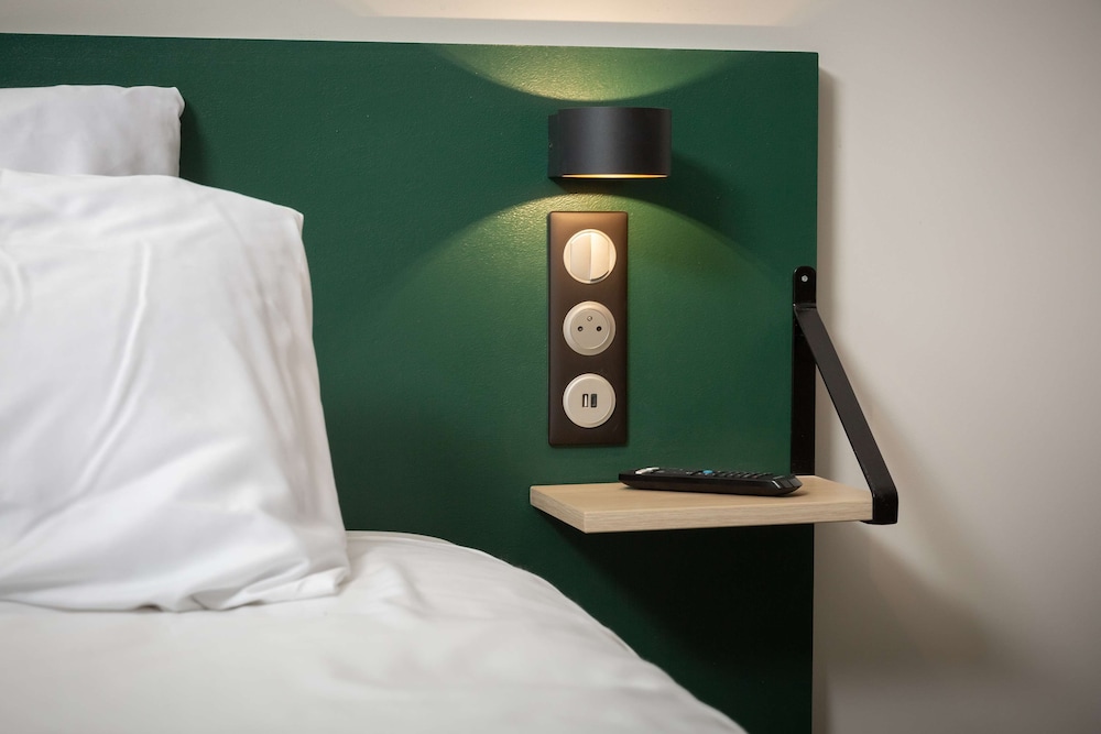 best western 11bauer paris st ouen