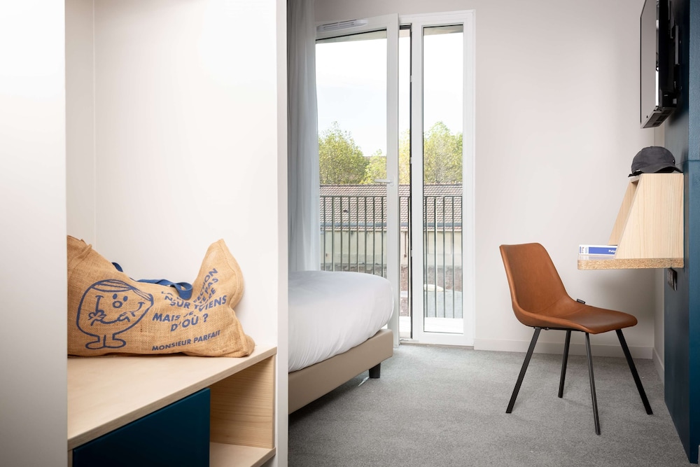 best western 11bauer paris st ouen