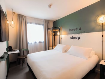 greet hotel brest aeroport