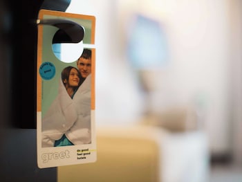 greet hotel brest aeroport