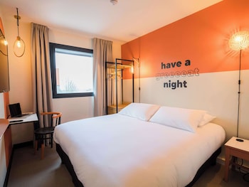 greet hotel brest aeroport