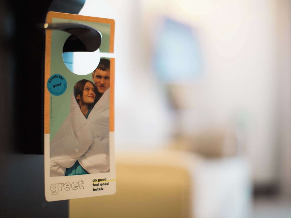 greet hotel brest aeroport