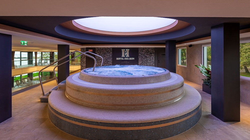 hotel helikon