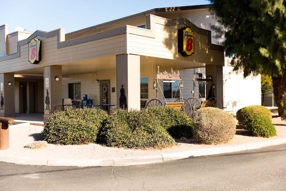 super 8 by wyndham wickenburg az