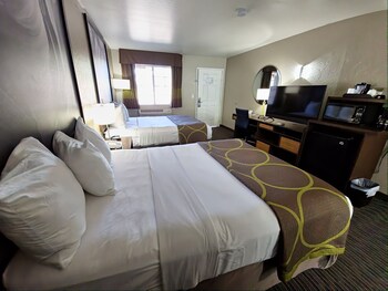 super 8 by wyndham wickenburg az