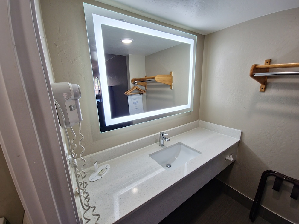 super 8 by wyndham wickenburg az