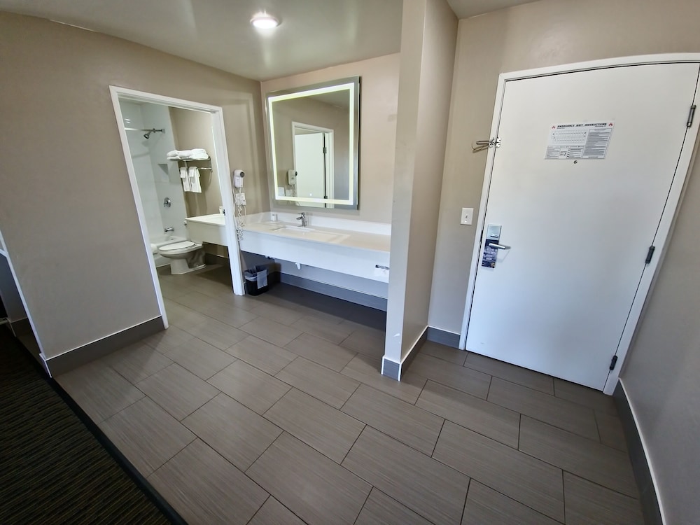 super 8 by wyndham wickenburg az