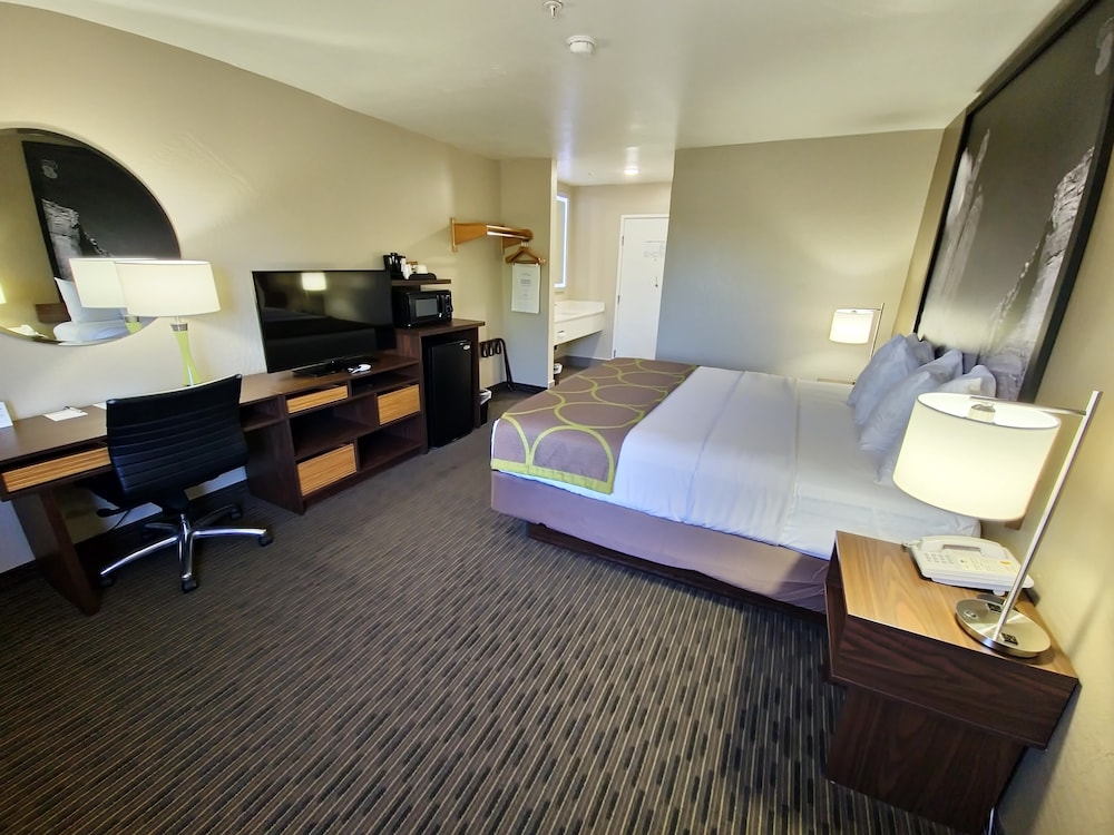 super 8 by wyndham wickenburg az