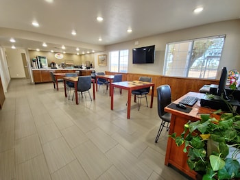 Super 8 By Wyndham Wickenburg Az,Phoenix>>Maricopa,2 star
