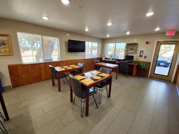 Super 8 By Wyndham Wickenburg Az,Phoenix>>Maricopa,2 star