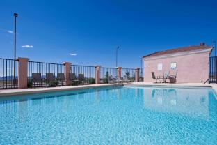 holiday inn express and suites willcox by ihg