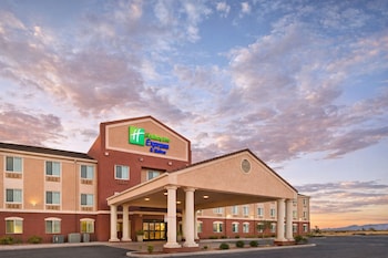 holiday inn express and suites willcox by ihg