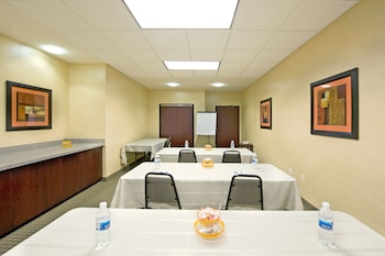 holiday inn express and suites willcox by ihg