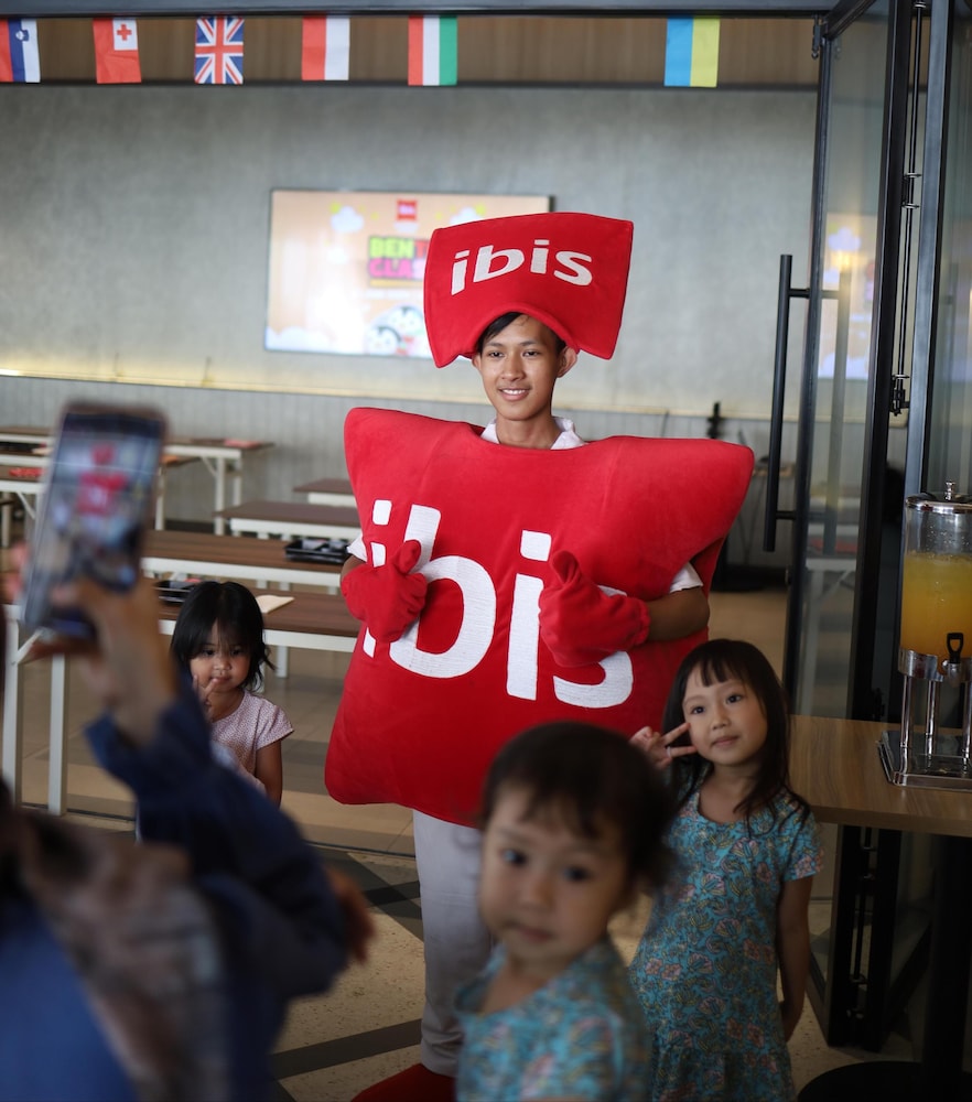 ibis palembang sanggar