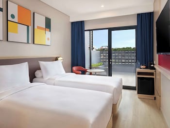 ibis palembang sanggar