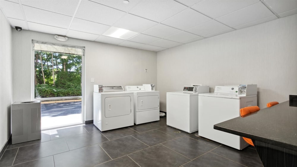 holiday inn express williamsburg north by ihg