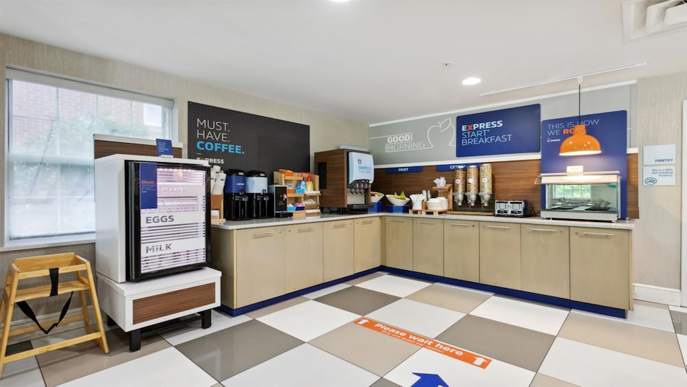 holiday inn express williamsburg north by ihg
