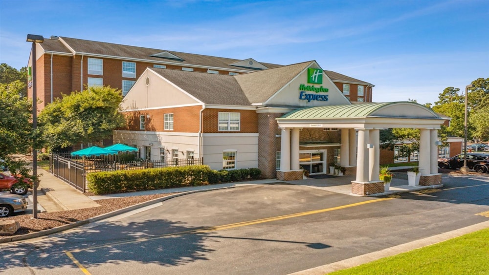 holiday inn express williamsburg north by ihg