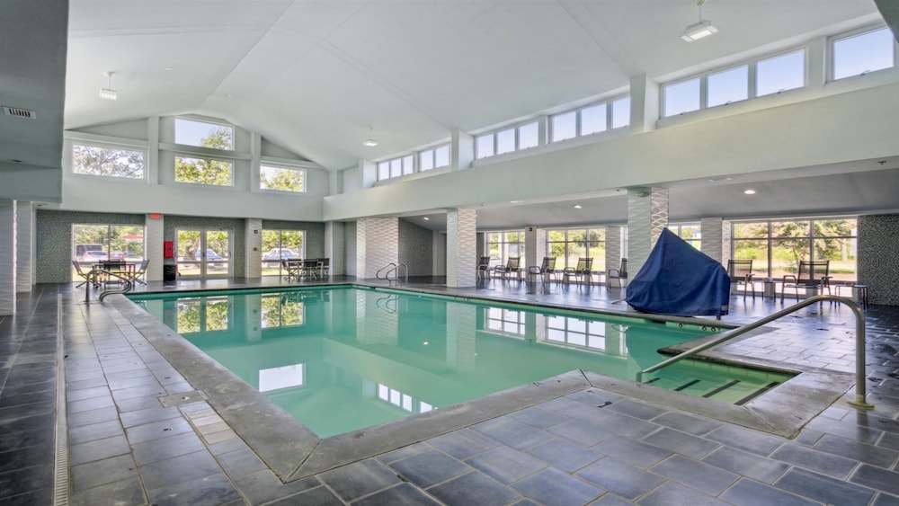 holiday inn express williamsburg north by ihg