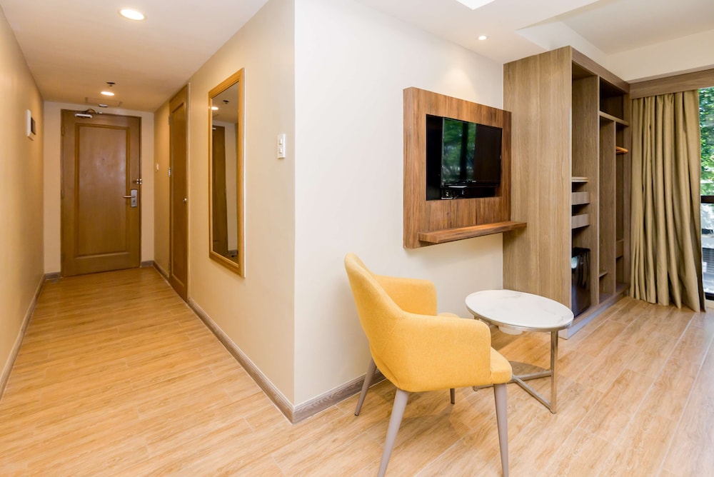 surestay plus by best western cebu city