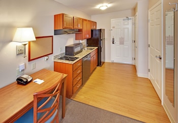 candlewood suites williston by ihg