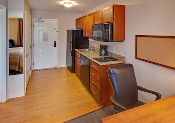 candlewood suites williston by ihg