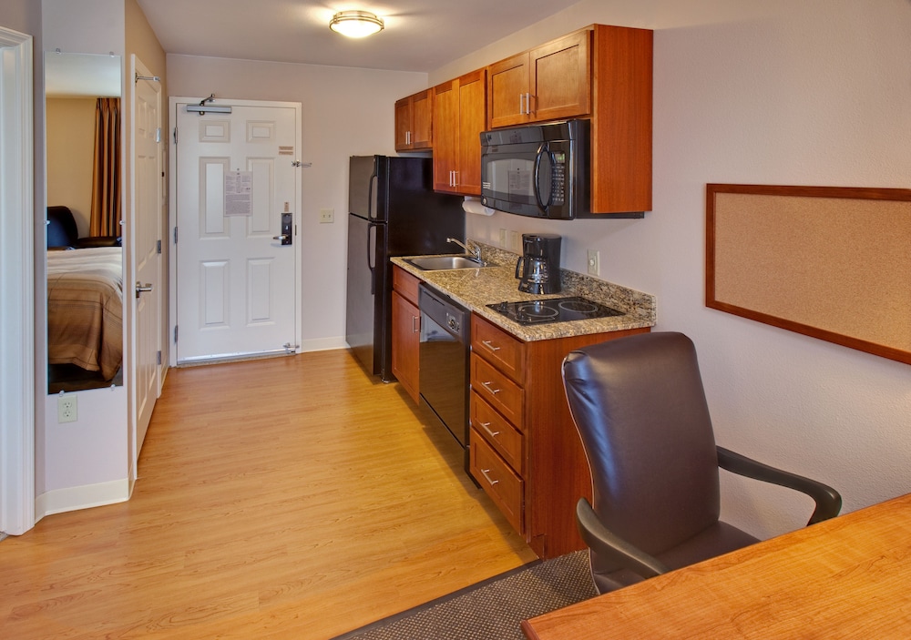 candlewood suites williston by ihg