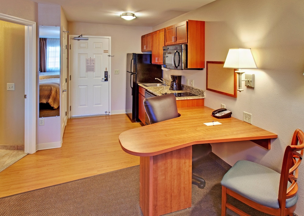 candlewood suites williston by ihg