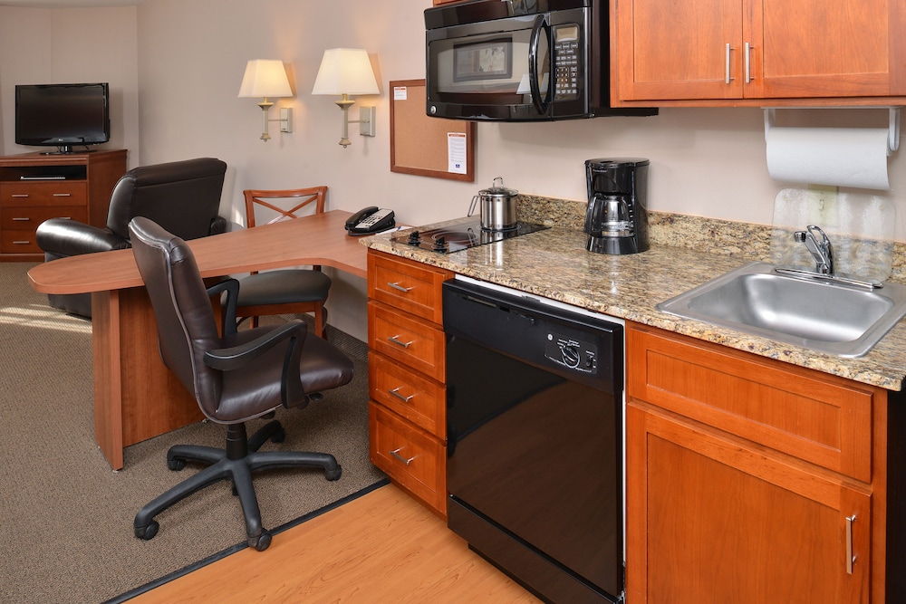 candlewood suites williston by ihg