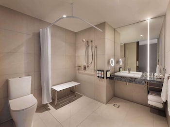 pullman auckland airport