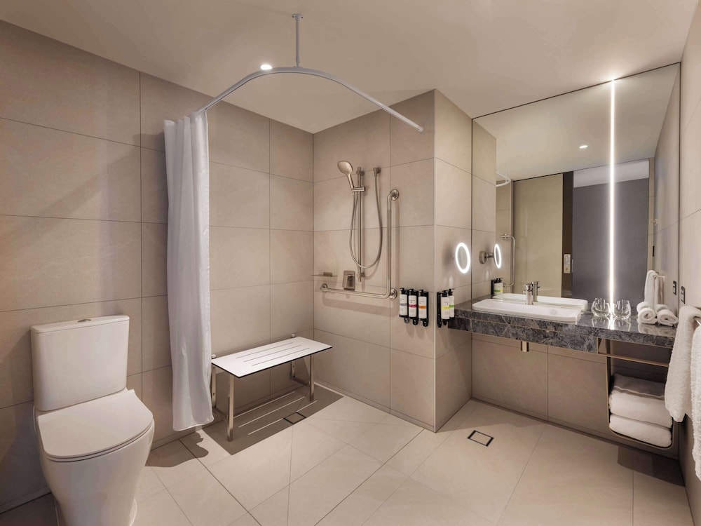 pullman auckland airport