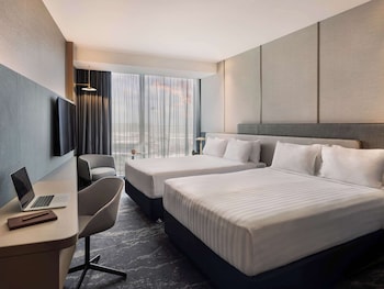 pullman auckland airport