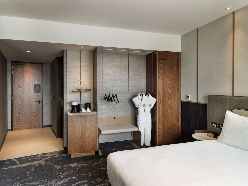 pullman auckland airport