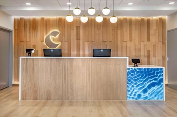 comfort inn and suites newark liberty international airport