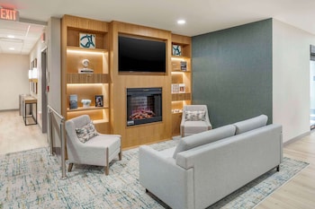 comfort inn and suites newark liberty international airport