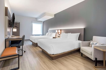 comfort inn and suites newark liberty international airport