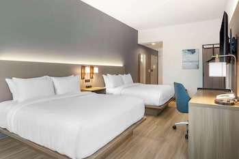 comfort inn and suites newark liberty international airport