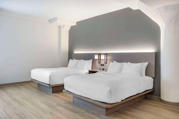 comfort inn and suites newark liberty international airport