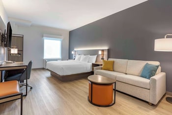 comfort inn and suites newark liberty international airport