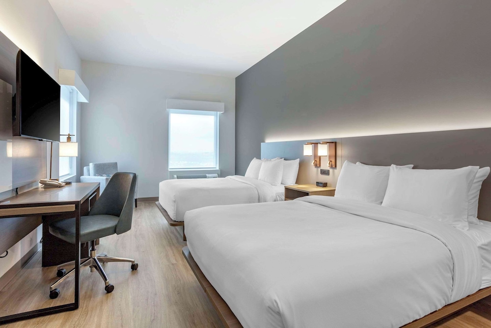 comfort inn and suites newark liberty international airport