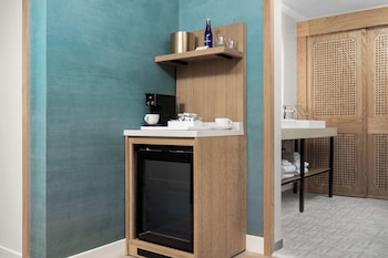 the hiatus clearwater beach curio collection by hilton