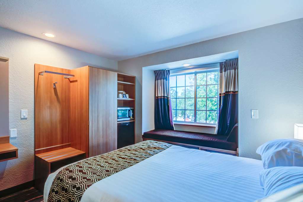 microtel inn and suites by wyndham zephyrhills