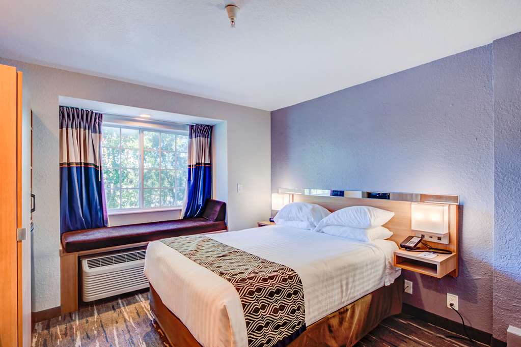 microtel inn and suites by wyndham zephyrhills