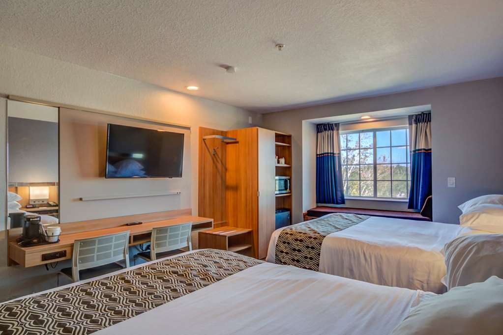 microtel inn and suites by wyndham zephyrhills