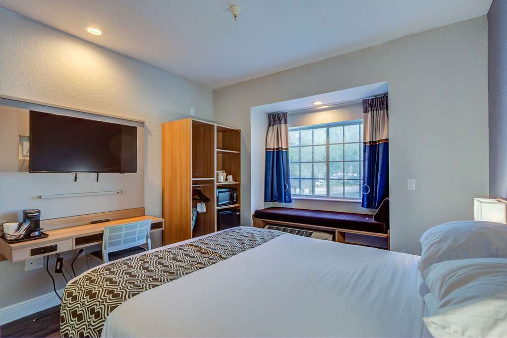 microtel inn and suites by wyndham zephyrhills