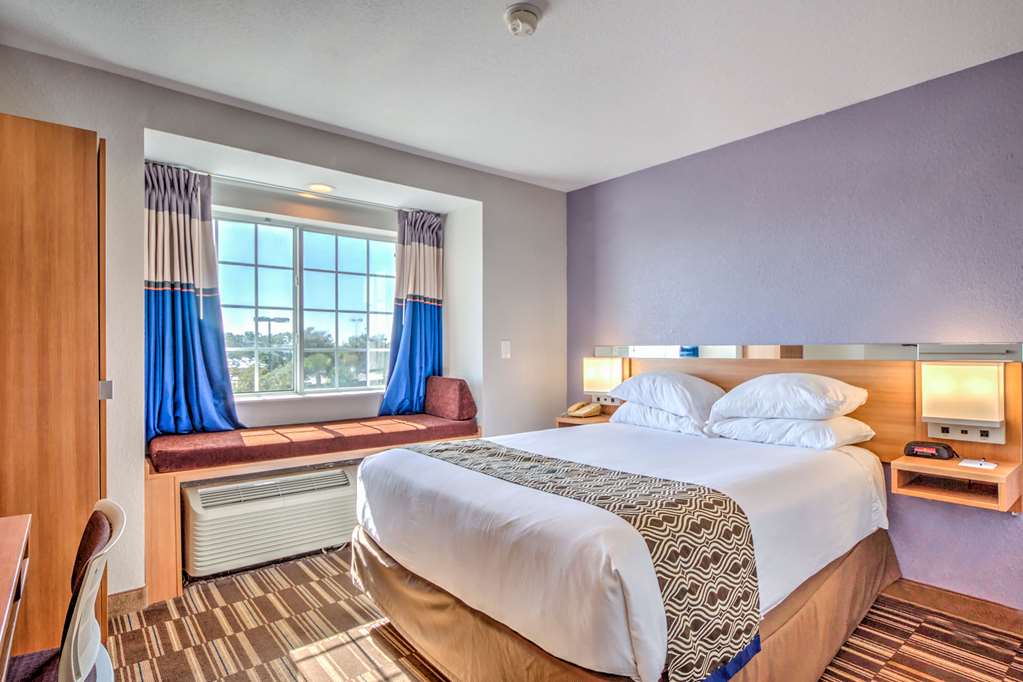 microtel inn and suites by wyndham zephyrhills