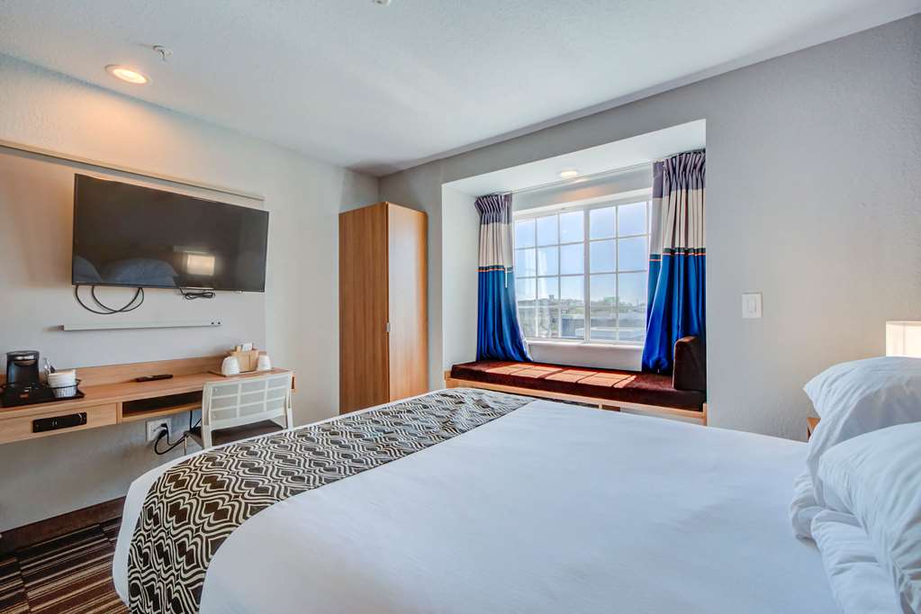 microtel inn and suites by wyndham zephyrhills