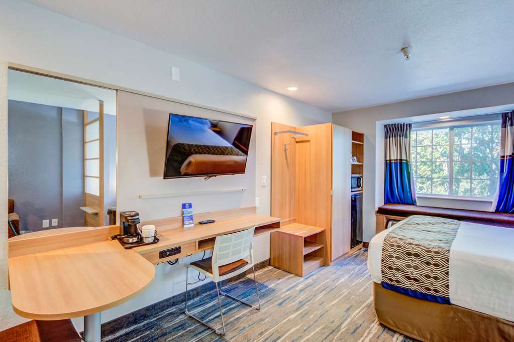 microtel inn and suites by wyndham zephyrhills