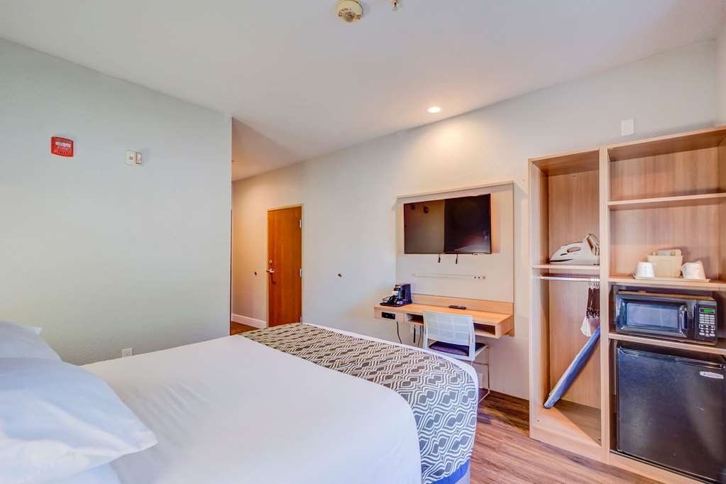 microtel inn and suites by wyndham zephyrhills