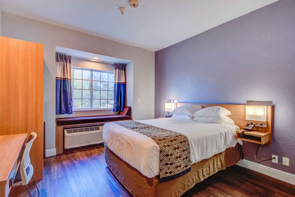 microtel inn and suites by wyndham zephyrhills